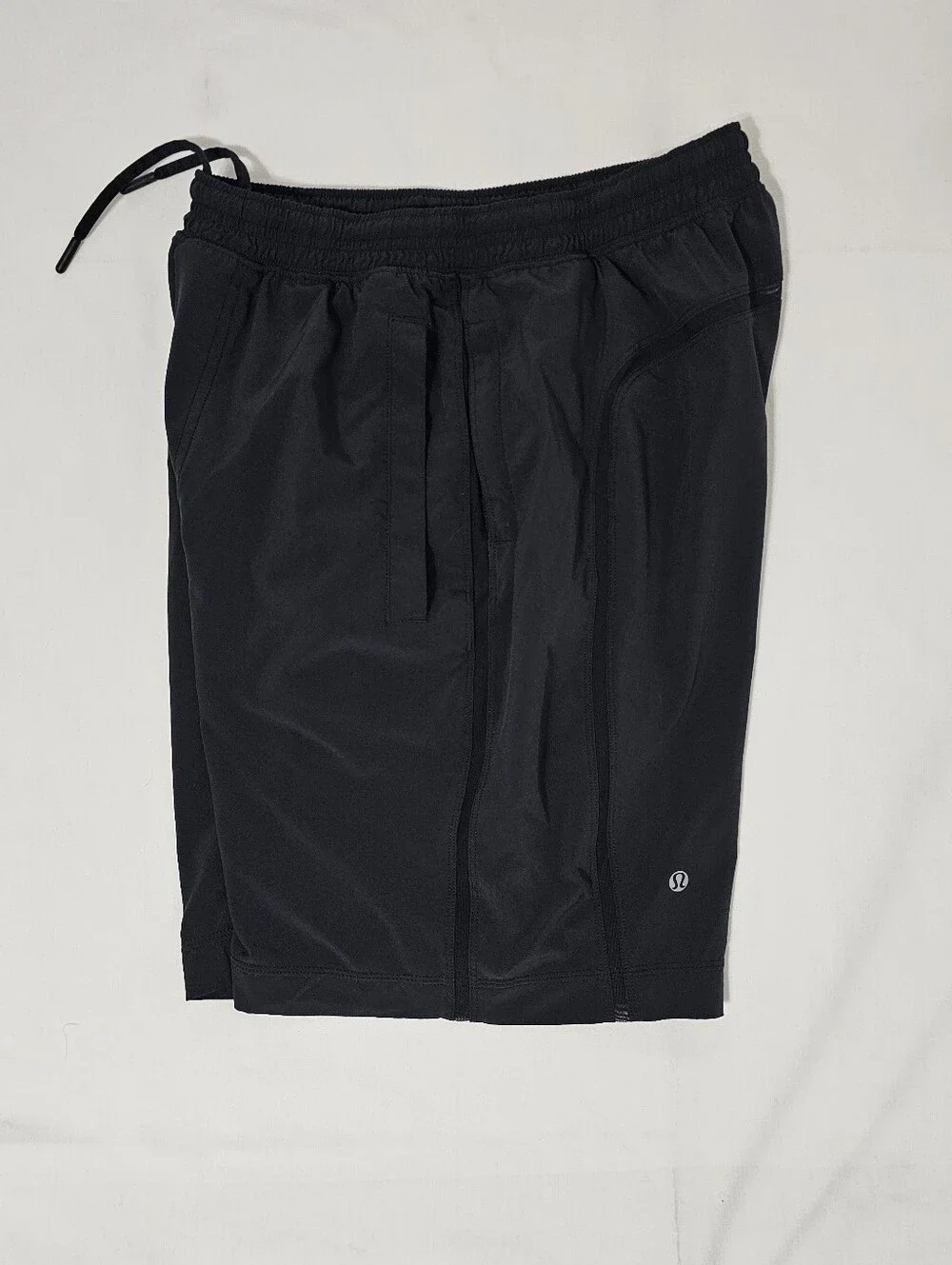 Lululemon Men’s Black Drawstring Athletic Training Shorts Size Medium